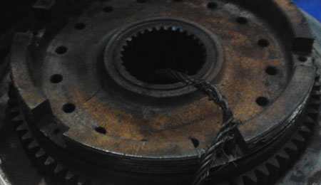 УВ3138 поломка ступицы муфты-тормоз (трещина, износ резьбы) УВ3138 поломка ступицы муфты-тормоз (трещина, износ резьбы)