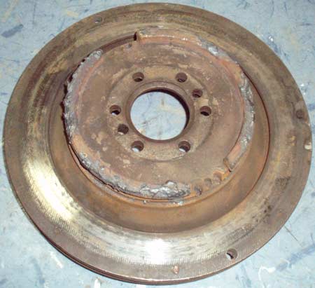 УВ3132 сорванная резьба на поршне УВ3132 сорванная резьба на поршне